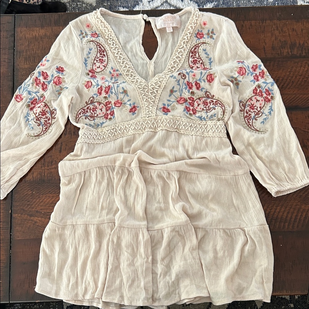 Audrey Parks Mini/shirt Dress with Floral Embroidery - Cream and Red